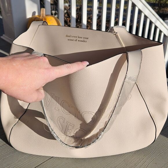 Victoria's Secret Laser Cut Orchid Logo Tote Bag 2020 MSRP $58  Preowned W Tags - Picture 6 of 16